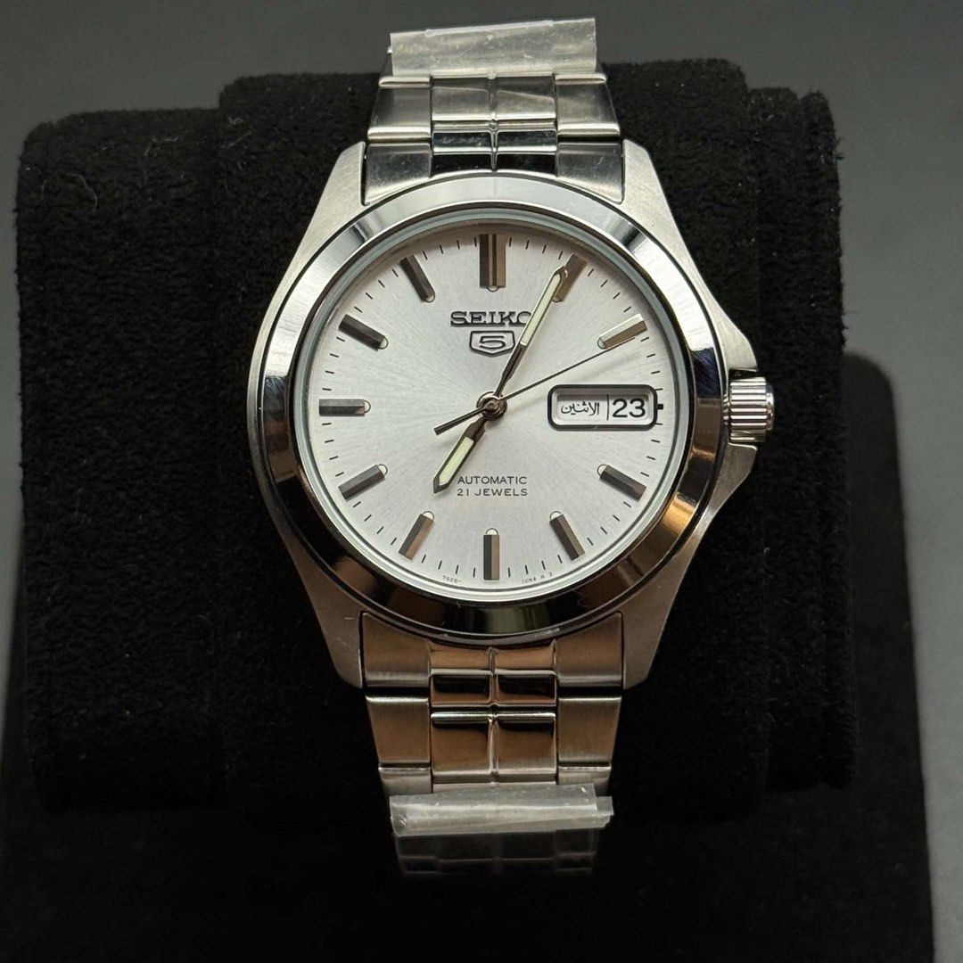 SEIKO SNKK87 - silver sunburst dial (Category: Men's Watches) located in Manila. Submitted by watchme_everydaytimepieces (Listing ID 1467118067, Image 1). Description: SEIKO SNKK87 - silver sunburst dial 37-38mm Seiko caliber 7s26 Hardlex crystal watch head See through case back ⌚️ brand new ✔️ complete 📩 DM us for inquiries 📦 LBC, lalamove, meet up 📍 bicutan, makati, san pedro 📢 always negotiable but be reasonable FB | Watch Me - Everyday Ti