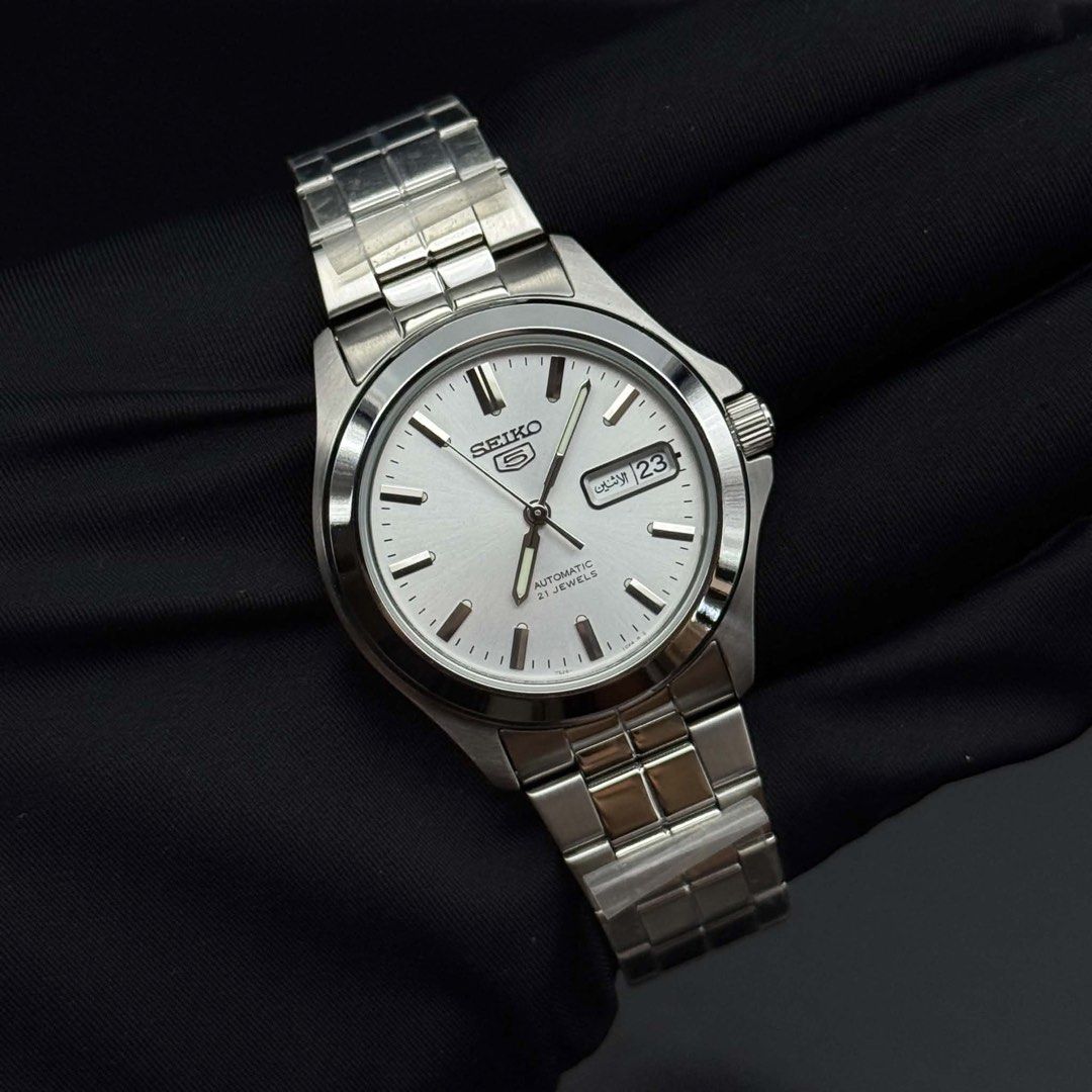 SEIKO SNKK87 - silver sunburst dial (Category: Men's Watches) located in Manila. Submitted by watchme_everydaytimepieces (Listing ID 1467118067, Image 2). Description: SEIKO SNKK87 - silver sunburst dial 37-38mm Seiko caliber 7s26 Hardlex crystal watch head See through case back ⌚️ brand new ✔️ complete 📩 DM us for inquiries 📦 LBC, lalamove, meet up 📍 bicutan, makati, san pedro 📢 always negotiable but be reasonable FB | Watch Me - Everyday Ti