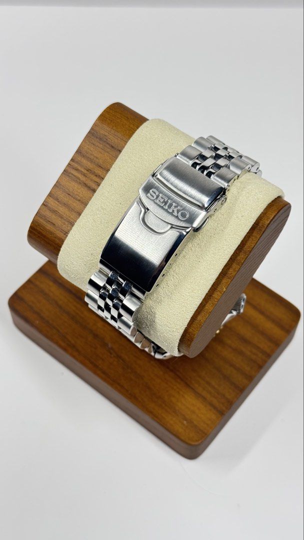 Seiko SSK021 “Guiness” (Category: Men's Watches) located in Indang. Submitted by southwristph (Listing ID 1466990672, Image 3). Description: Condition 9.8/10 Complete set.