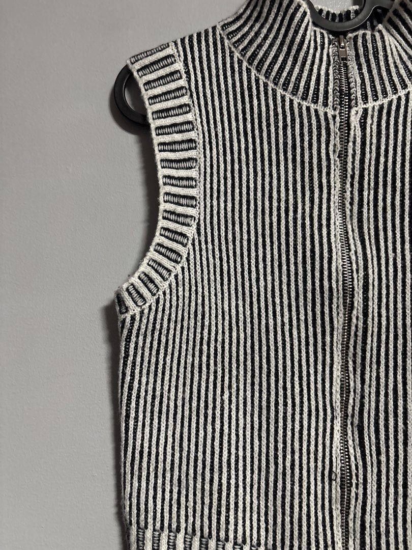 Shein Knit Zip-Up Sweater Vest (Category: Sleeveless) located in Manila. Submitted by chi_channn (Listing ID 1467009103, Image 2). Description: - no issue - worn once during SK trip - lightweight stretch material - fits small-medium - very nice in actual - rfs: decluttering .