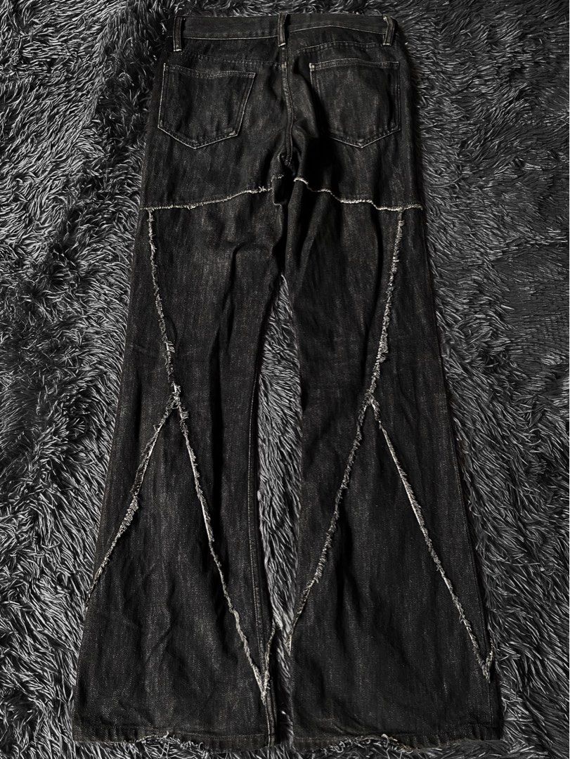 Shellac Deconstructed Raw Flared Jeans (Category: Jeans) located in San Pablo. Submitted by ascents (Listing ID 1467020246, Image 2). Description: Shellac Deconstructed Raw Flared Jeans Tagged size () Waist 30” Length 40” Hem 10” Negotiable.