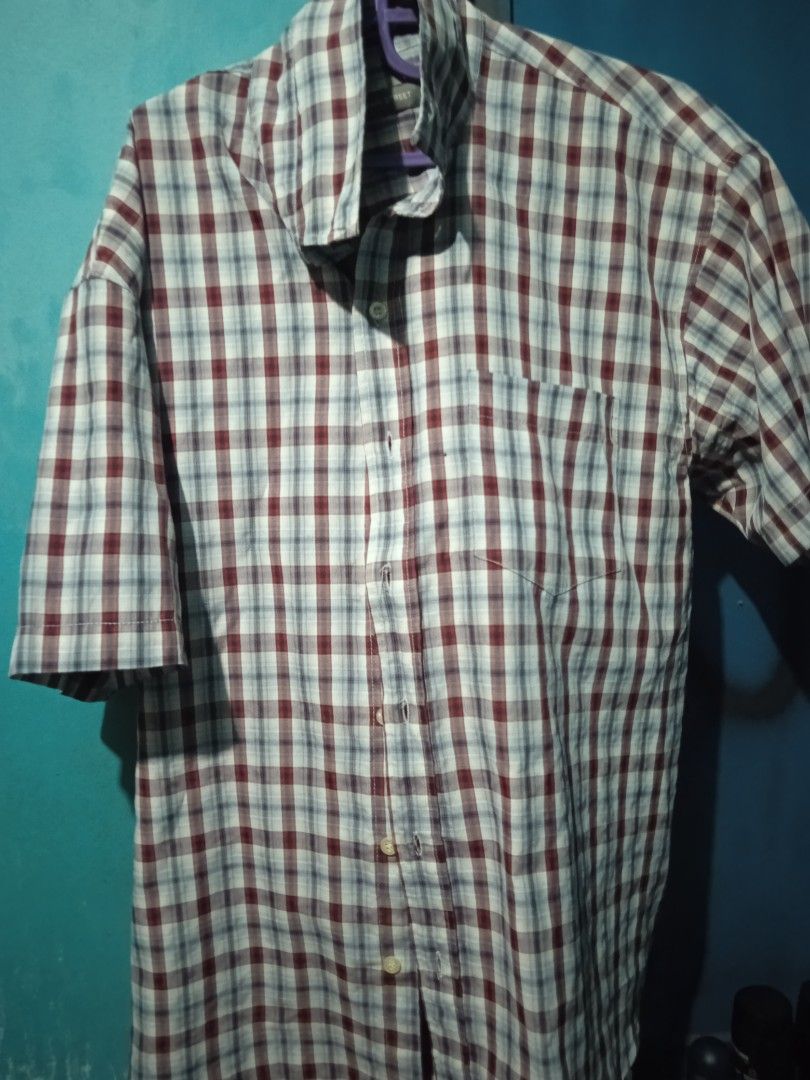Short-sleeve plaid button-down shirt maroon and white check pattern (Category: Shirts) located in Davao. Submitted by jaygal2008 (Listing ID 1467112738, Image 1). Description: polo shirt 50p only if you want this item just text me or call 09295493265 meet up at amiya resort and residence gate 2 outside...Bago gallera puan Davao city .