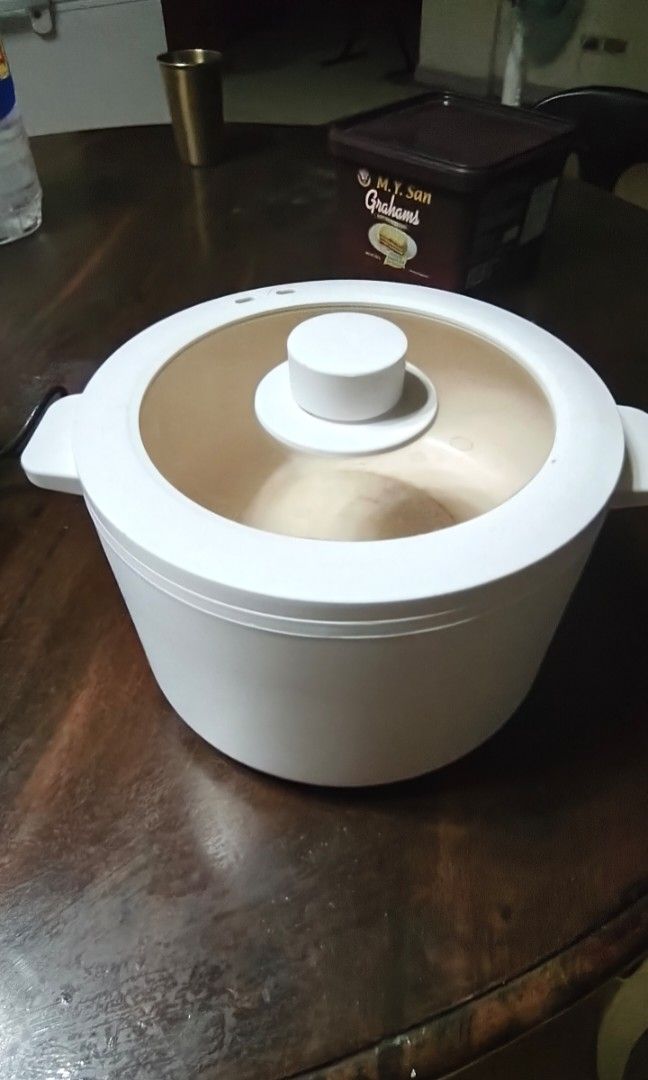 Simplus Electric Cooker and Steamer (Category: Cookers) located in Cebu City. Submitted by ehyeah_tarot (Listing ID 1467085346, Image 3). Description: Bought in January 2026 for our small unit, but now its back in our house. Barely used now for cooking since we have a gas stove at home. Its great for steaming and soup..
