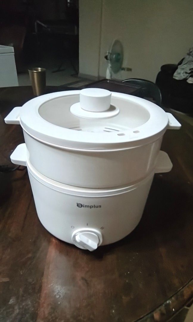 Simplus Electric Cooker and Steamer (Category: Cookers) located in Cebu City. Submitted by ehyeah_tarot (Listing ID 1467085346, Image 1). Description: Bought in January 2026 for our small unit, but now its back in our house. Barely used now for cooking since we have a gas stove at home. Its great for steaming and soup..