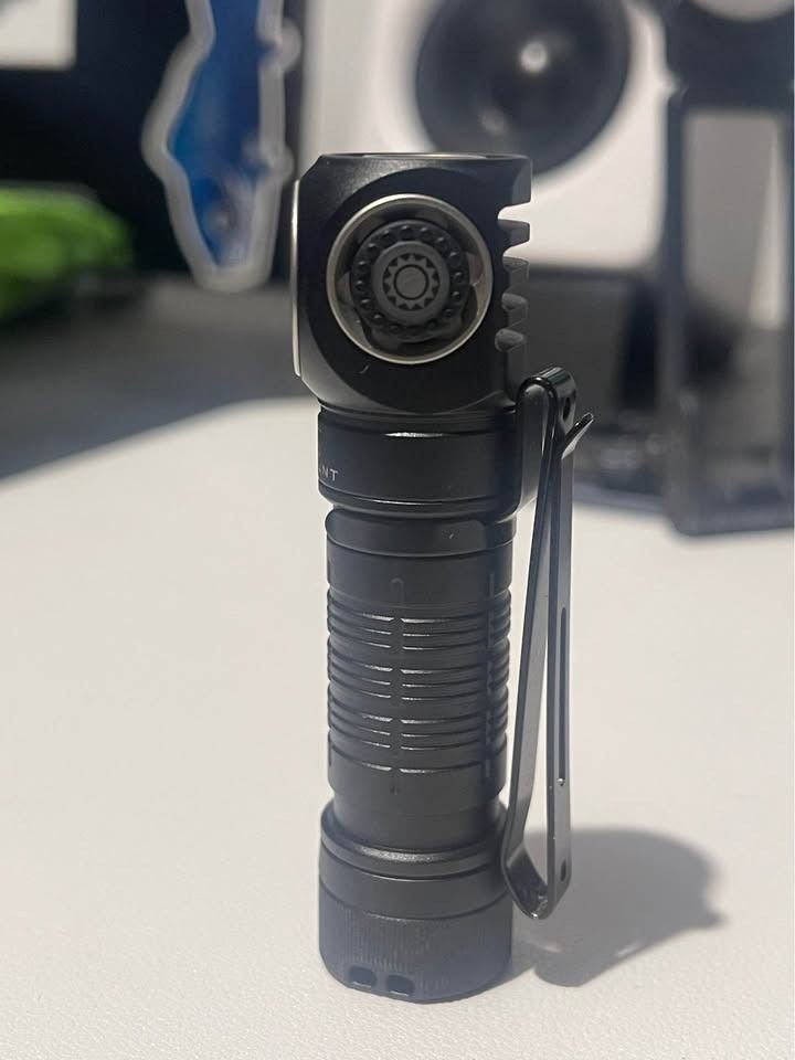 Skilhunt H150 (Category: Lighting) located in Makati City. Submitted by john0240 (Listing ID 1467106824, Image 1). Description: For Sale Skilhunt H150 Gun Metal Grey Nichia H519 5000k Complete with box 10/10 Condition Minsan ko lang ginamit to. Meet up : makati. Pwede dn SF.