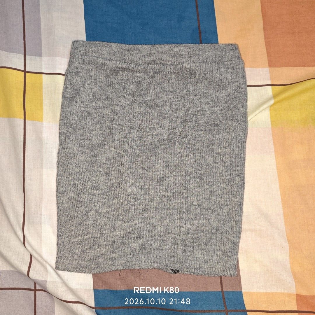 Skirt meduim (Category: Skirts) located in Manila. Submitted by emailmeonj79332 (Listing ID 1467154306, Image 2). Description: take all for 100 meduim size.