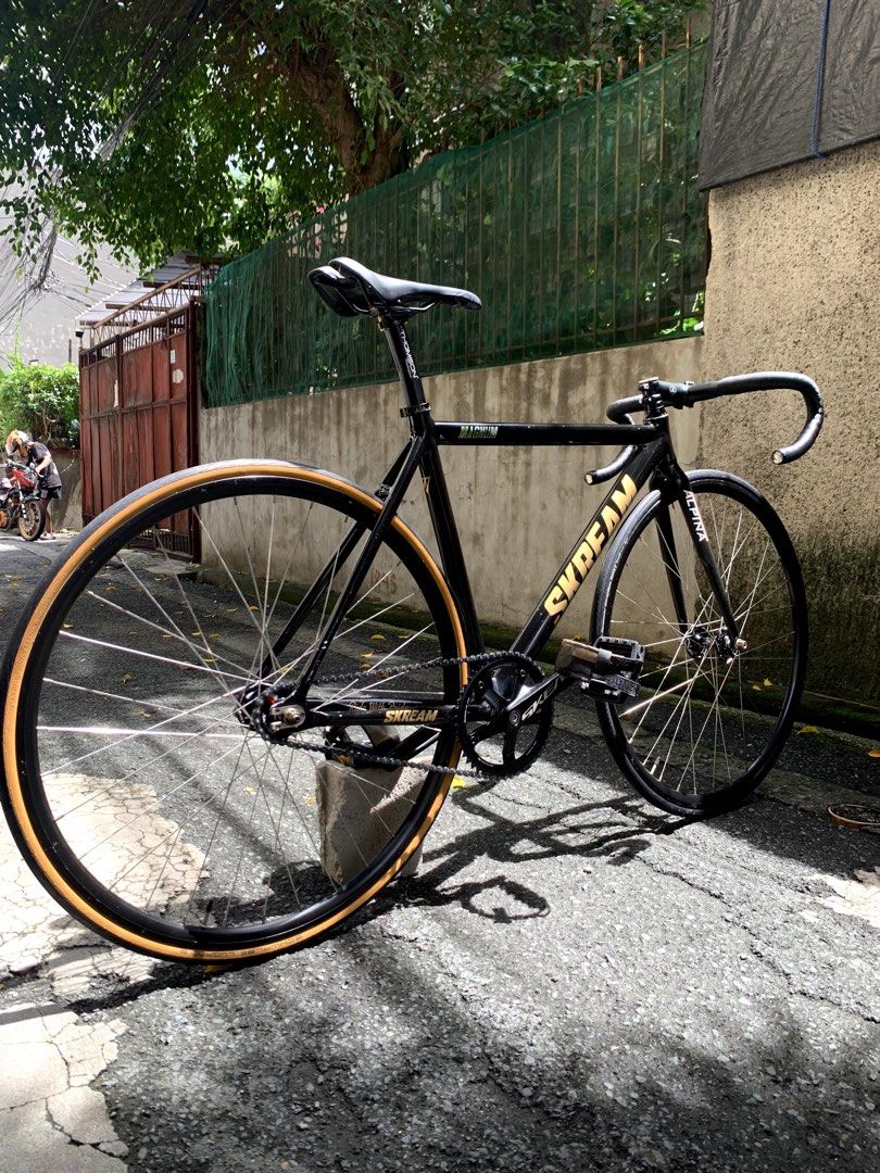 Skream Magnum 2016 Fixie (Category: Bicycles) located in Manila. Submitted by kalel_bns (Listing ID 1467011615, Image 2). Description: For Sale‼️ (₱18,000) NEGOTIABLE✅ With Freebie + Authentication card from Grit&Gear🔥 SPECS: FRAME: SKREAM MAGNUM (2016)🔥 FORK: ALPINA OEM MATTE (BNEW)🔥 COCKPIT: STEM: THE PROJECT 110 -10🔥 DROPBAR: THE PROJECT sz38🔥 HEADSET: THE PROJECT🔥 SEATPOST: THOMSON (BNEW)🔥 SEATCLAMP: SKREAM🔥 SADDLE: RITCHEY WCS (BNEW)
