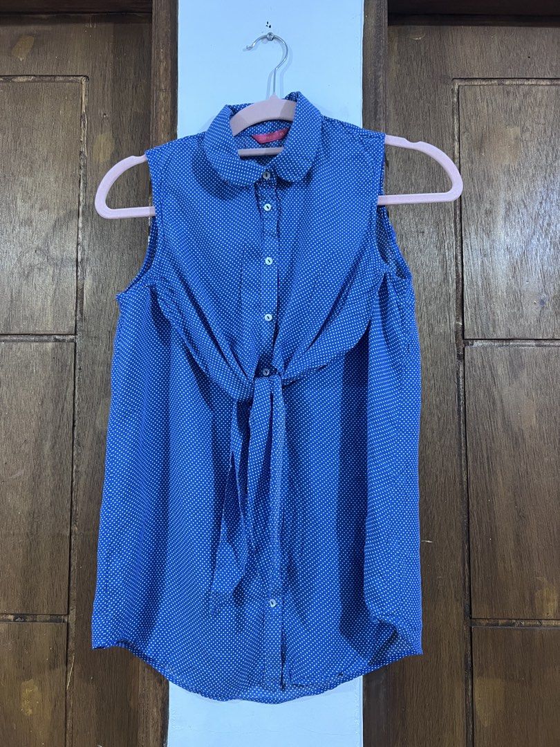 Sleeveless Top (Category: Sleeveless) located in Bacoor. Submitted by pktd10 (Listing ID 1466972932, Image 1). Description: .