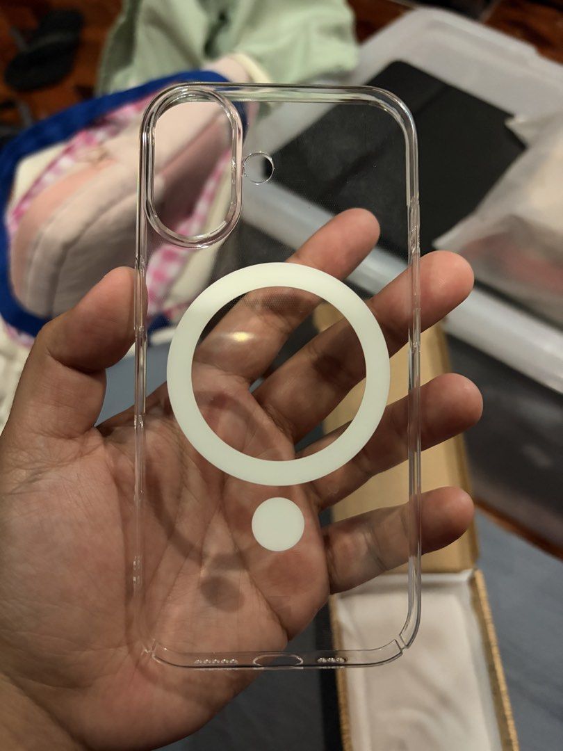 Slimcase Iphone 17 (Category: Cases & Sleeves) located in Marikina City. Submitted by nj1989 (Listing ID 1467109236, Image 1). Description: Barely used No flaws Mint condition RFS: decluttering.