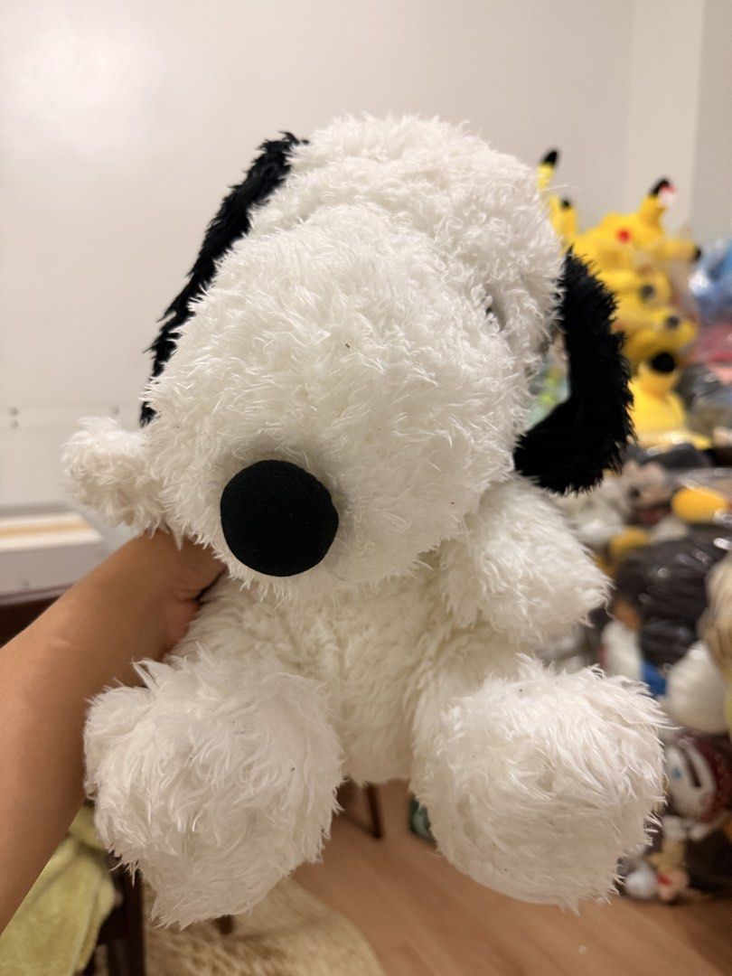 Snoopy Plush Toy (Category: Plushies & Soft Toys) located in Quezon City. Submitted by cookiecreammm (Listing ID 1467144607, Image 1). Description: .