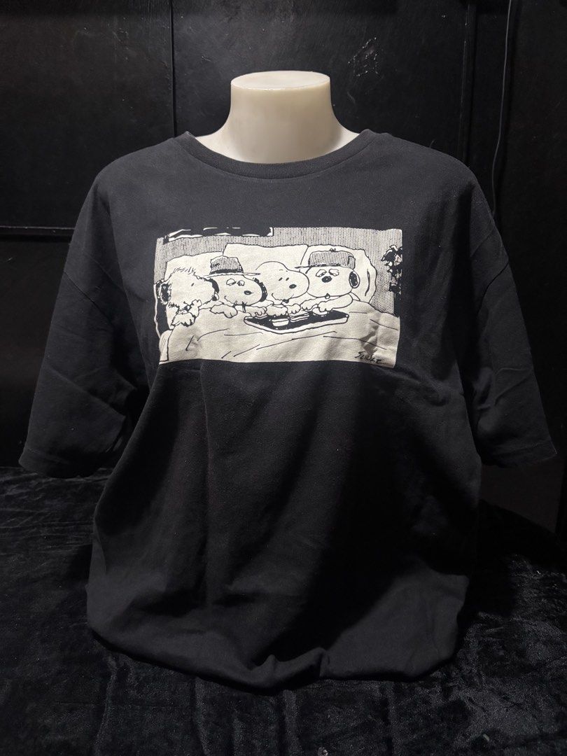 Snoopy Vintage Shirt Long Tee (Category: Shirts) located in Pasig City. Submitted by swapwithme (Listing ID 1467155137, Image 1). Description: Snoopy Vintage Shirt 8/10 condition Medium.