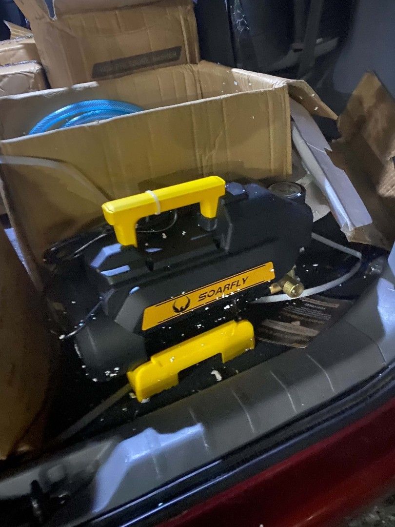Soarfly High Pressure Washer 4800w (Category: Cleaning Tools & Supplies) located in Malolos. Submitted by merika06 (Listing ID 1464995668, Image 3). Description: Last 2 onhand 🥰🥰 4800w pressure washer Ubusin nyo na 🥰🍀🧿 09058634365 text po Brand/Model: Soarfly S6 pressure washer - Design: Compact black housing with a red carry handle and top green power switch - Performance: Powers on and runs strong - Key Features: Brass pump head fittings a