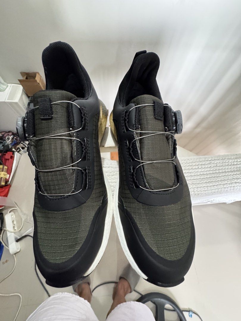Solid Gear Gore-Tex Safety Shoes BOA Fit (Category: Boots) located in Cavite. Submitted by marcuz1316 (Listing ID 1467113366, Image 1). Description: - Brand: Solid Gear - Color: Black and Olive Green - Condition: Brand new, never worn (tags still attached) - Waterproof: Built with Gore-Tex material - Closure: BOA quick-lace dial system - Sole: Chunky athletic sole with textured grid upper.