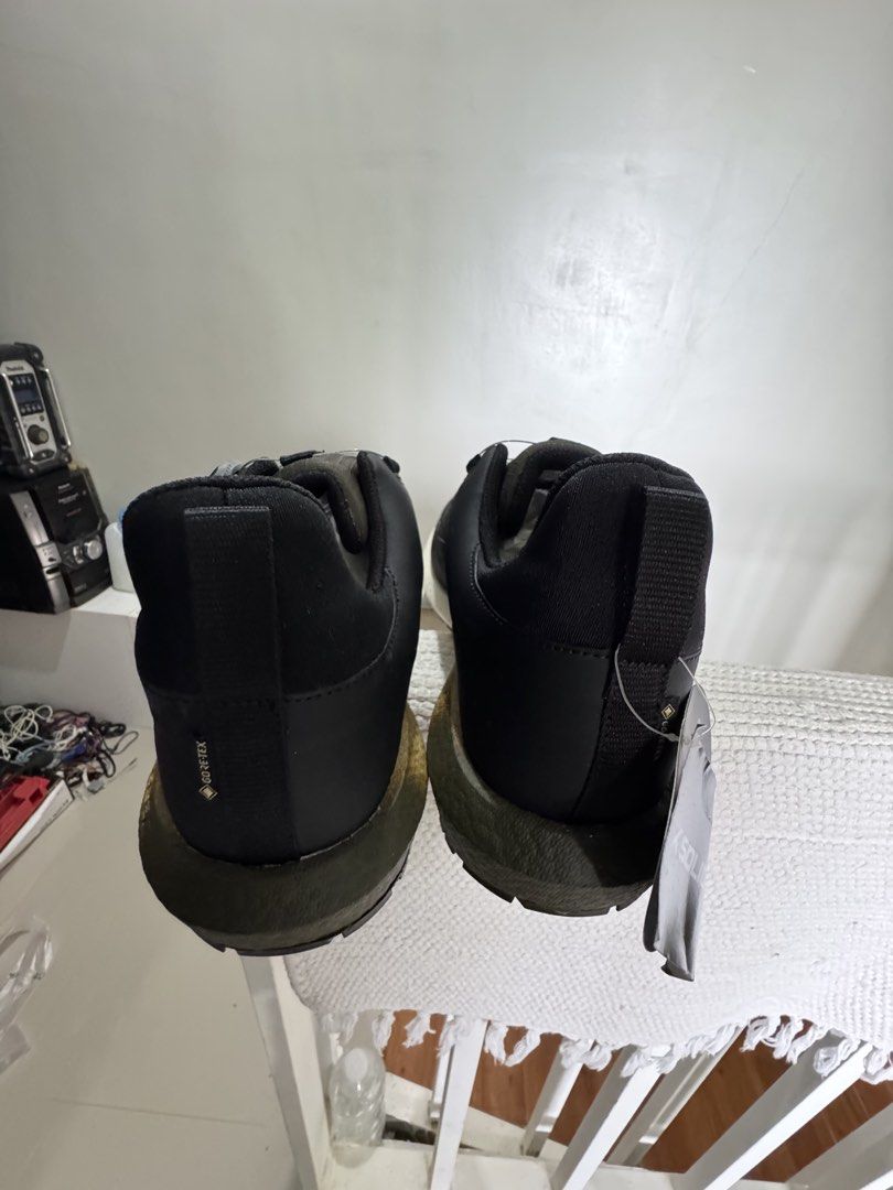 Solid Gear Gore-Tex Safety Shoes BOA Fit (Category: Boots) located in Cavite. Submitted by marcuz1316 (Listing ID 1467113366, Image 3). Description: - Brand: Solid Gear - Color: Black and Olive Green - Condition: Brand new, never worn (tags still attached) - Waterproof: Built with Gore-Tex material - Closure: BOA quick-lace dial system - Sole: Chunky athletic sole with textured grid upper.