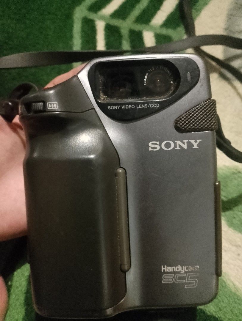 Sony CCD sc5 hard to find (Category: Video Cameras) located in Manila. Submitted by allaboutcollections (Listing ID 1466971387, Image 1). Description: for sale Sony CCD sc5 rare for your project cam visible issue:burn,can't record(diko alam pano operate) asis! 3.5k negotiable unit only(have a batt pero mabilis maloabat).