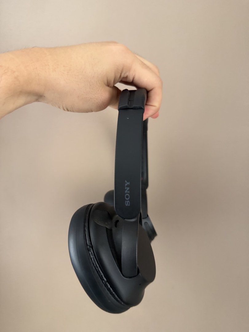 Sony WH-CH720N Wireless Cancelling Bluetooth Headphones (Category: Headphones & Headsets) located in Manila. Submitted by chestercor71092 (Listing ID 1466996207, Image 2). Description: Comes with Box Free Stand .