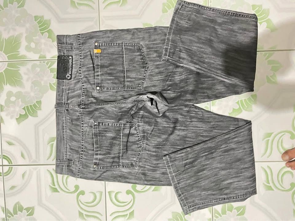 SOUTHPOLE RARE SIZE 42 (Category: Jeans) located in Imus. Submitted by desturoy.6 (Listing ID 1466977698, Image 2). Description: rush sale mura nato tanginaka rare size pa tanginamo Size 42 Hem 12 Thigh 16 Length 41.