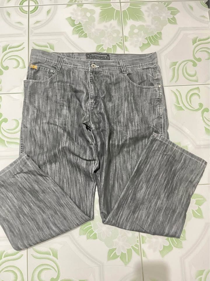 SOUTHPOLE RARE SIZE 42 (Category: Jeans) located in Imus. Submitted by desturoy.6 (Listing ID 1466977698, Image 1). Description: rush sale mura nato tanginaka rare size pa tanginamo Size 42 Hem 12 Thigh 16 Length 41.