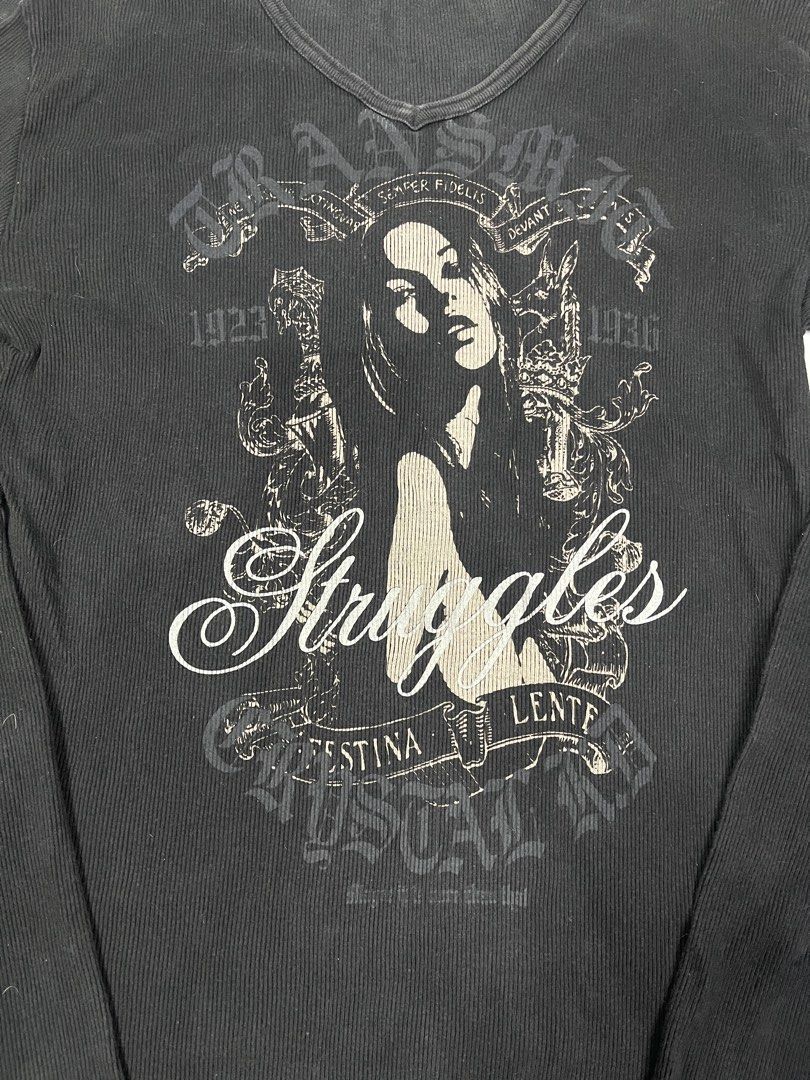 Soves Y2k Grunge Long Sleeves (Category: Longsleeves) located in Manila. Submitted by kerlythreads (Listing ID 1467123601, Image 3). Description: white spots are due to lighting, maganda ang pagkaka fade nya in person large.
