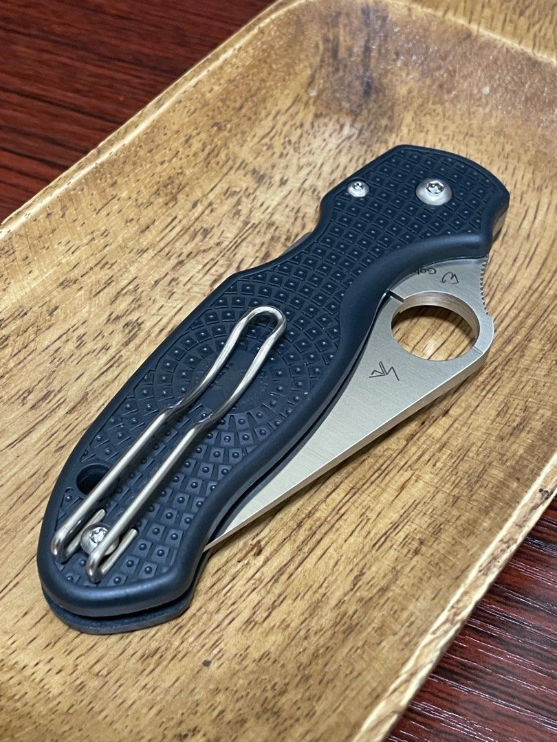 Spyderco Para 3 Lightweight CTS 204P (Category: Gardening Tools & Ornaments) located in Baliuag. Submitted by frezhfitzonly (Listing ID 1467051187, Image 3). Description: Spyderco Para 3 Lightweight KnifeWorks Exclusive CTS-204P Steel -Brandnew -Never Used, Never Sharpened -includes original box and pamphlet -Model code: C223PFG -Made in USA Price negotiable Pwede moko ilegit check sa SpyPH PM for more detailed photos .