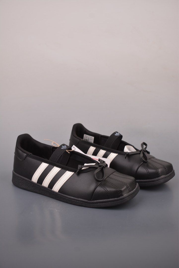 square ballet (Category: Shoe inserts) located in Manila. Submitted by shopwdani (Listing ID 1466977282, Image 1). Description: jennie square ballet.