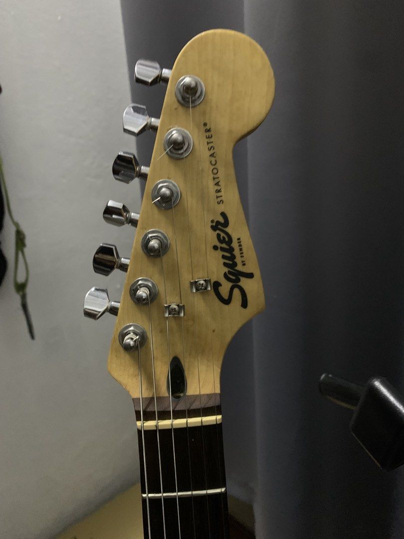 Squier Stratocaster (Category: Musical Instruments) located in Seremban. Submitted by thriftheavenstore (Listing ID 1467167261, Image 2). Description: Squier strat Lightly relic Split coil Hotrail pickup sound msntap (china brand) Pickup dh siap Waxpot ( no buzzing/noise) JUAL / SWAP boleh offer gitar korang.