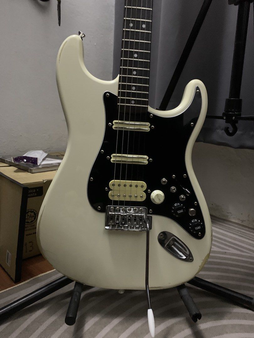 Squier Stratocaster (Category: Musical Instruments) located in Seremban. Submitted by thriftheavenstore (Listing ID 1467167261, Image 1). Description: Squier strat Lightly relic Split coil Hotrail pickup sound msntap (china brand) Pickup dh siap Waxpot ( no buzzing/noise) JUAL / SWAP boleh offer gitar korang.