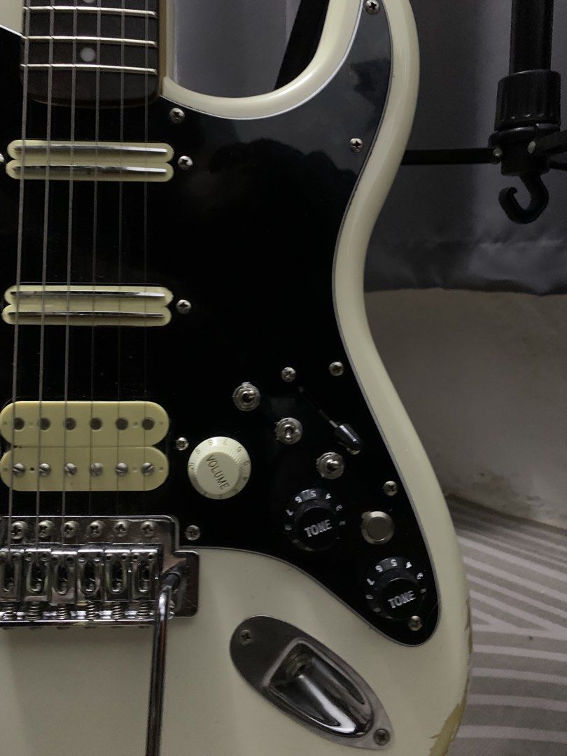 Squier Stratocaster (Category: Musical Instruments) located in Seremban. Submitted by thriftheavenstore (Listing ID 1467167261, Image 3). Description: Squier strat Lightly relic Split coil Hotrail pickup sound msntap (china brand) Pickup dh siap Waxpot ( no buzzing/noise) JUAL / SWAP boleh offer gitar korang.