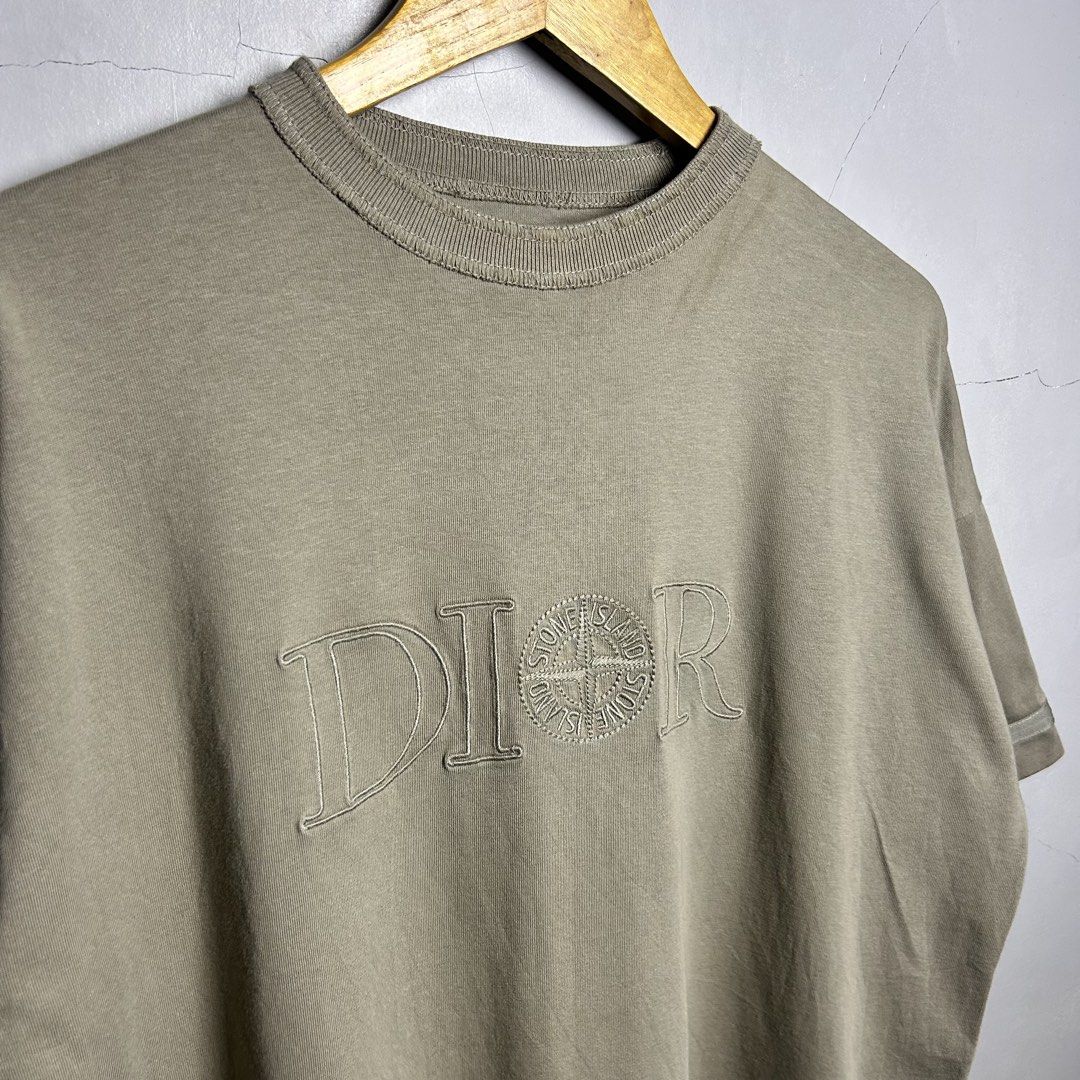STONE ISLAND COLLAB DIOR SHIRT (Category: Tshirts & Polo Shirts ) located in Bacolod City. Submitted by thrifth_to_the_gems (Listing ID 1467144841, Image 2). Description: STONE ISLAND COLLAB DIOR SHIRT SMALL ON TAG DIMES:21x25 AS NEW CONDITION 9.8/10 COLOR RATE COMPLETE TAGS NO ISSUE.