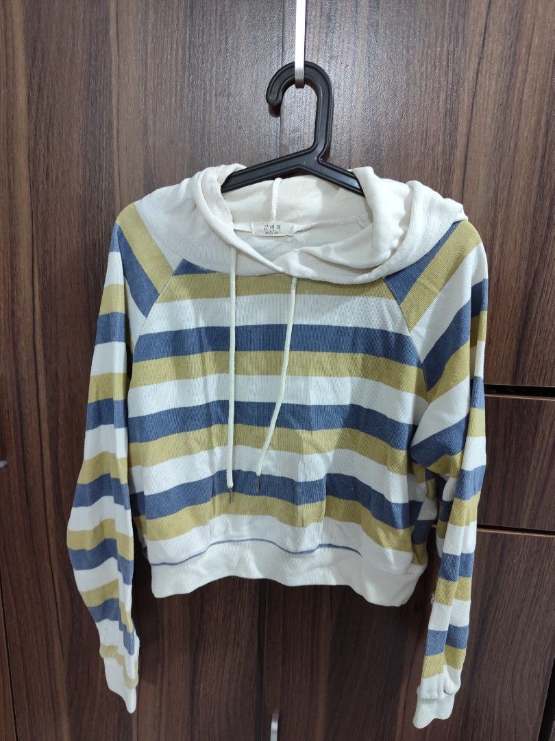 Striped Cropped Hoodie with Drawstrings (Category: Coats, Jackets and Outerwear) located in Cavite. Submitted by zenshub (Listing ID 1467079916, Image 1). Description: this is my fave kaso not my style anymoreee..