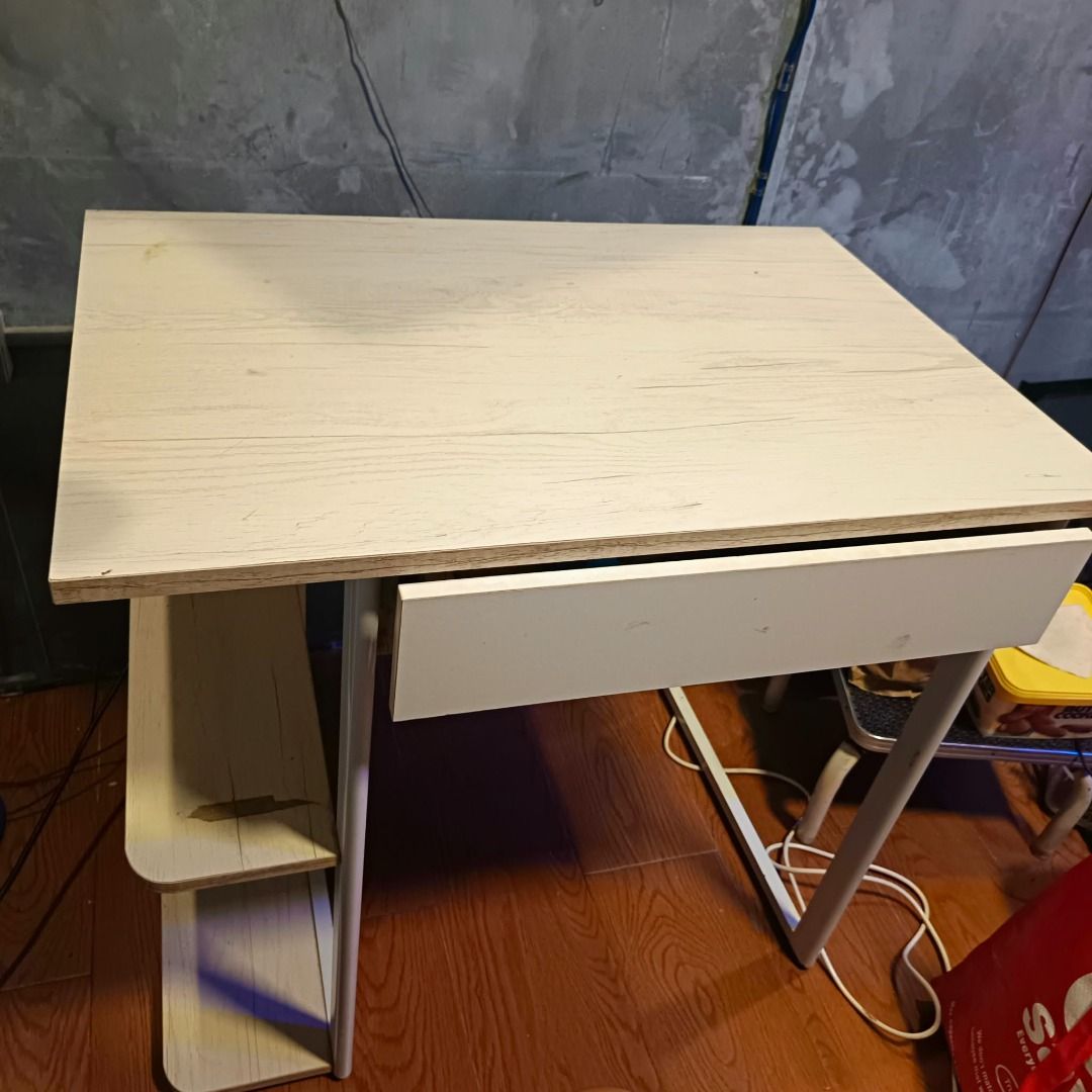 Study Table (Category: Tables & Sets) located in Caloocan City. Submitted by peejaymagr68020 (Listing ID 1467096021, Image 1). Description: Study Table QUALITY: 9/10 NO ISSUE READY TO USE NA PO. 1200 Pesos Standard Queen size bed frame with Head board Pink ( Pure wood ) 3500 Pesos only Note: Need po mag sama kayo ng taga buhat niyo na atleast 2 persons since mabigat po yan .
