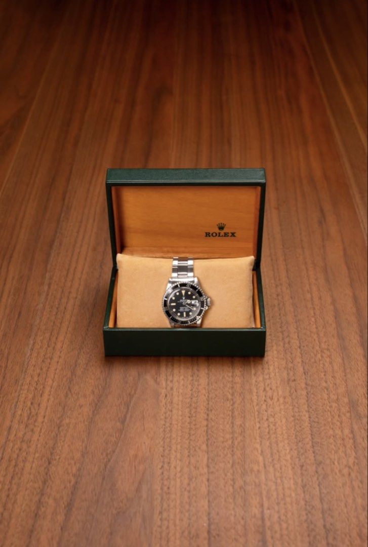 Submariner Vintage (Category: Luxury Watches) located in Manila. Submitted by ericaagne.thewatchreserve (Listing ID 1467007670, Image 3). Description: ROLEX SUBMARINER DATE 40 Year: 1978 Reference: 1680 Inclusions: Third party authentication, TWR watch pouch Price: ₱908,000.