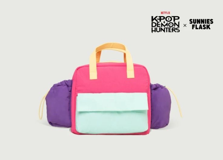 Sunnies Lunch Bag (Category: Backpacks) located in Pasay City. Submitted by julliadlion.1 (Listing ID 1466093383, Image 3). Description: Sunnies Lunch Bag - Brand new - Kpop demon hunter edition - with dust bag .