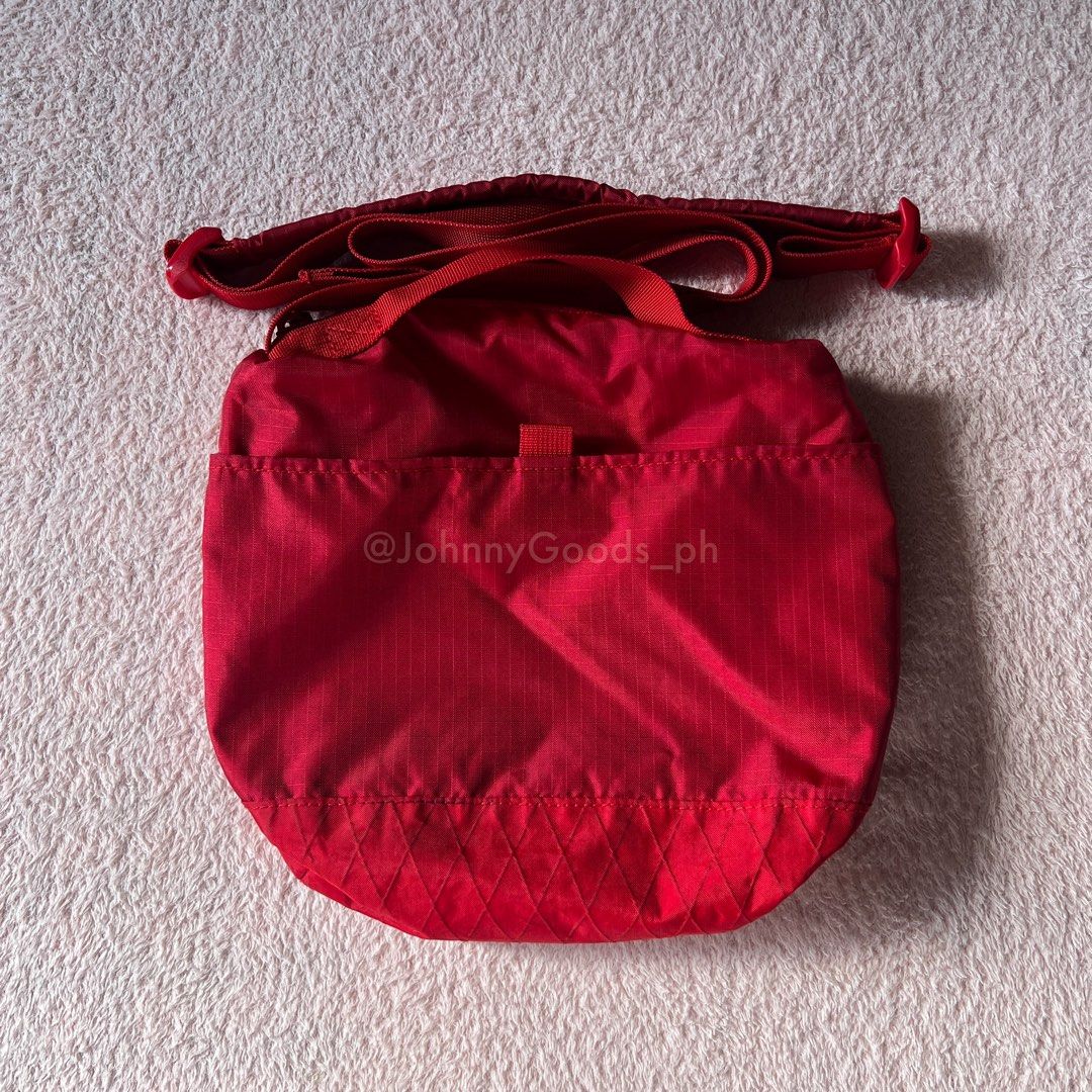 Supreme Logo Shoulder Nag (Category: Sling Bags) located in Cavite. Submitted by johnnygoods_ph (Listing ID 1467134225, Image 2). Description: visit johnnygoods_ph on IG for more details.
