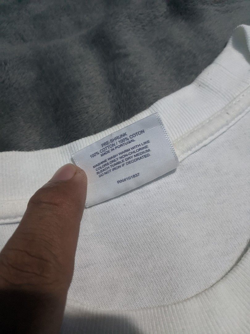 Supreme x Comme des Garcons Split Box Logo Tee (Category: Tshirts & Polo Shirts ) located in San Ildefonso. Submitted by tripniberto (Listing ID 1467143232, Image 3). Description: Supreme x CDG Dimes: 22.5/31 Issue: Need wash, Washable Stains(or not), Hairlines Color Rate: 9/10(or better) (lighting may affect the color on images) MOP: gcash MOD: j&t(+sf) NO RUSH SHIPPING!!! (3-5days Ship out!) please manage your expectations this is ukay items PM