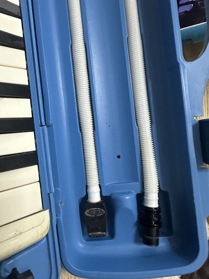 Suzuki Melodion (Used) (Category: Musical Instruments) located in Rodriguez. Submitted by pwestoonlinestore (Listing ID 1467005703, Image 3). Description: .