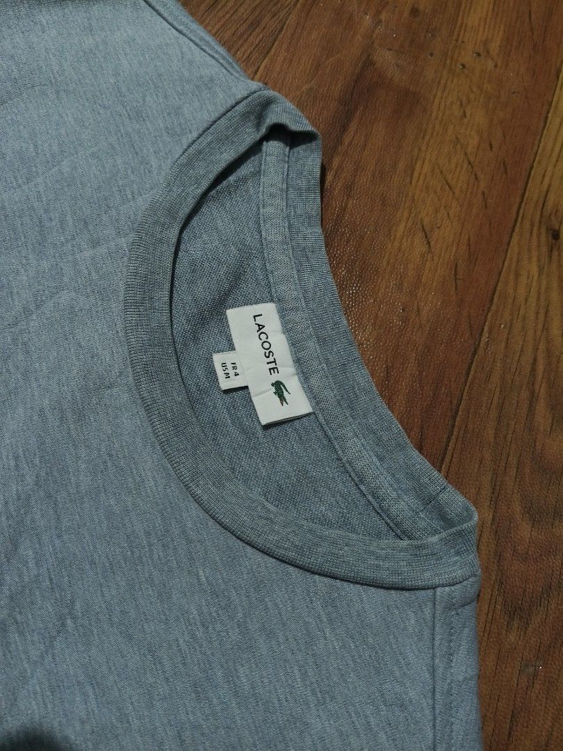 Sweater (Category: Activewear) located in Valencia. Submitted by castilloukay_372f09 (Listing ID 1467002813, Image 3). Description: .