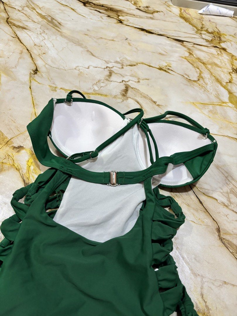 Swuimwear one piece (bundle) (Category: Bikinis & Swimsuits) located in Burgos, Ilocos Norte. Submitted by carou11406 (Listing ID 1467067143, Image 2). Description: Sizes: s-m.