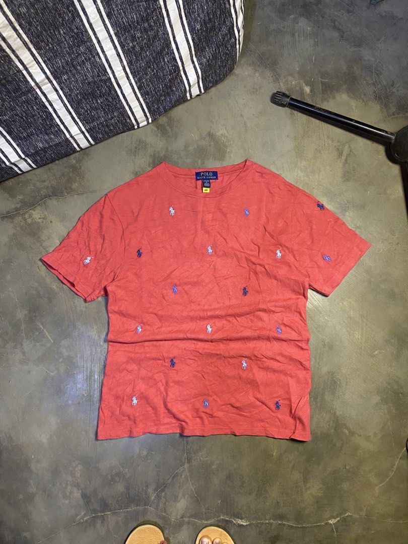 T shirt multi logo (Category: Formal Shirts) located in Davao. Submitted by lil.thriftjhayy (Listing ID 1467123382, Image 1). Description: Size large .