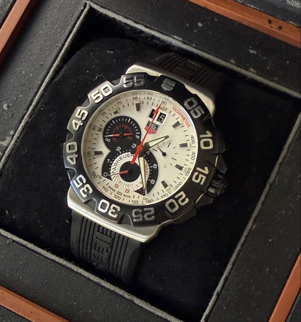 Tag heuer f1 Grande Date (Category: Luxury Watches) located in Quezon City. Submitted by pedro_demain (Listing ID 1467118534, Image 2). Description: Tag heuer f1 Grande Date Cah1011 model 44mm quartz With box,manual & card 9/10 condition Qc & Bgc area 099******.