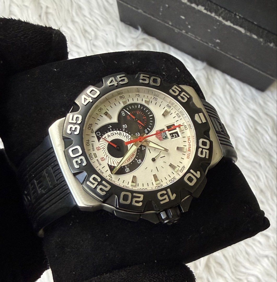 Tag heuer f1 Grande Date (Category: Luxury Watches) located in Quezon City. Submitted by pedro_demain (Listing ID 1467118534, Image 3). Description: Tag heuer f1 Grande Date Cah1011 model 44mm quartz With box,manual & card 9/10 condition Qc & Bgc area 099******.