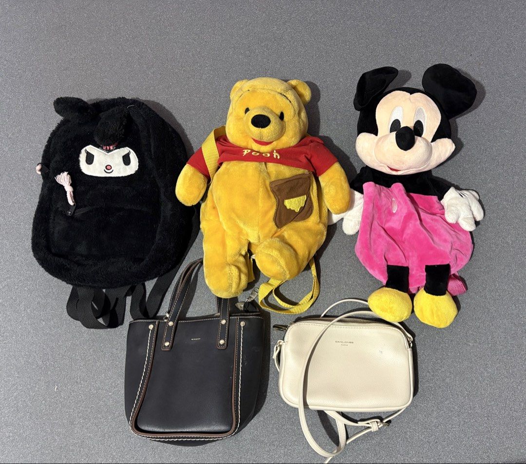 Take all bags and wallets (Category: Backpacks) located in Quezon City. Submitted by KShin (Listing ID 1466972336, Image 1). Description: .