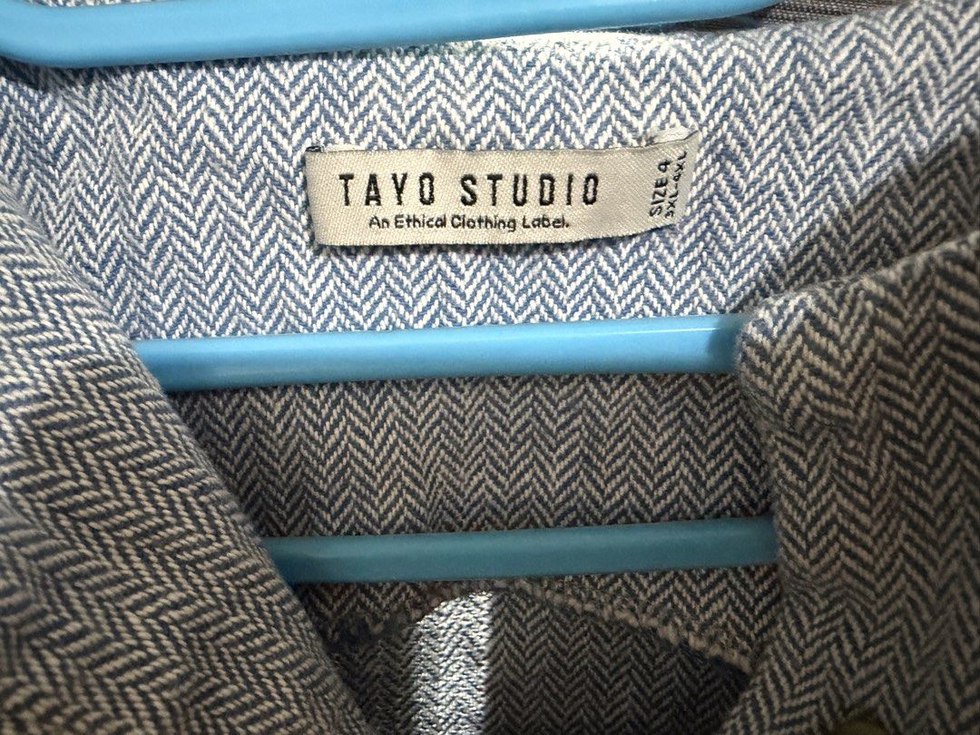 Tayo Studio Blue Herringbone Sleeveless Crop Top Size 4 (Category: Sleeveless) located in Manila. Submitted by greengrapesrgreat (Listing ID 1466992736, Image 2). Description: - Brand: Tayo Studio - Size: 4 (Equivalent to 3XL-4XL) - Design: Blue and white herringbone pattern, sleeveless with split neckline, boxy cropped cut - Fabric: structured - Condition: Excellent everyday piece for warm weather layering - Shipping: Lalamove/GrabExpress - MOP: