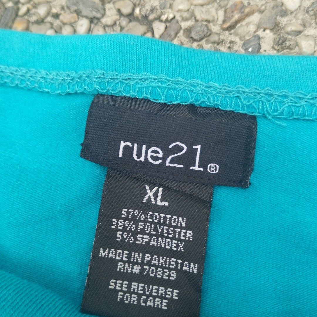 Teal/Tortoise Floral Skirt or Tube-Top (Category: Skirts) located in San Pedro. Submitted by cooloset.mp4official (Listing ID 1466979587, Image 3). Description: dm for measures no flaws, no issues Conditions: Brand New Loc. Laguna.