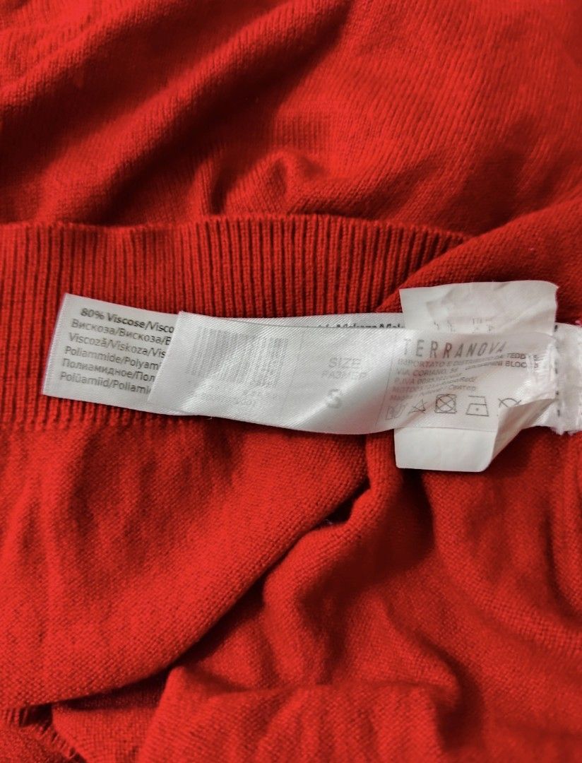 TERRANOVA RED KNIT LONG SLEEVES 🌸 (Category: Coats, Jackets and Outerwear) located in Caloocan City. Submitted by g.collections (Listing ID 1467004333, Image 3). Description: - Brand: Terranova - Color: Bright red - Size: S (tag attached) - Style: V-neck, long sleeves, standard fit - Material: 80% viscose, 20% polyamide (very soft knit) - Details: Ribbed trim on neckline, cuffs, and hem - Condition: Excellent, great for layering in cold weather.