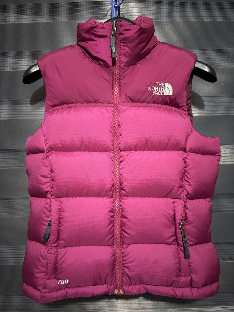 The North Face Puffer (Category: Coats, Jackets and Outerwear) located in Calumpit. Submitted by Essentiality (Listing ID 1467023665, Image 1). Description: The North Face 18.5x22 ₱1,500.