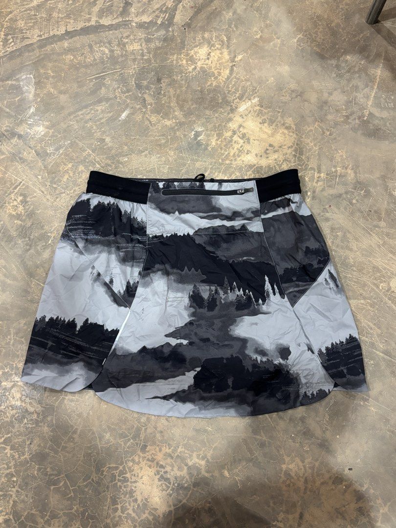 The North Face Skirt (Category: Skirts) located in Puerto Princesa. Submitted by 18arc (Listing ID 1467077065, Image 3). Description: 450 only.