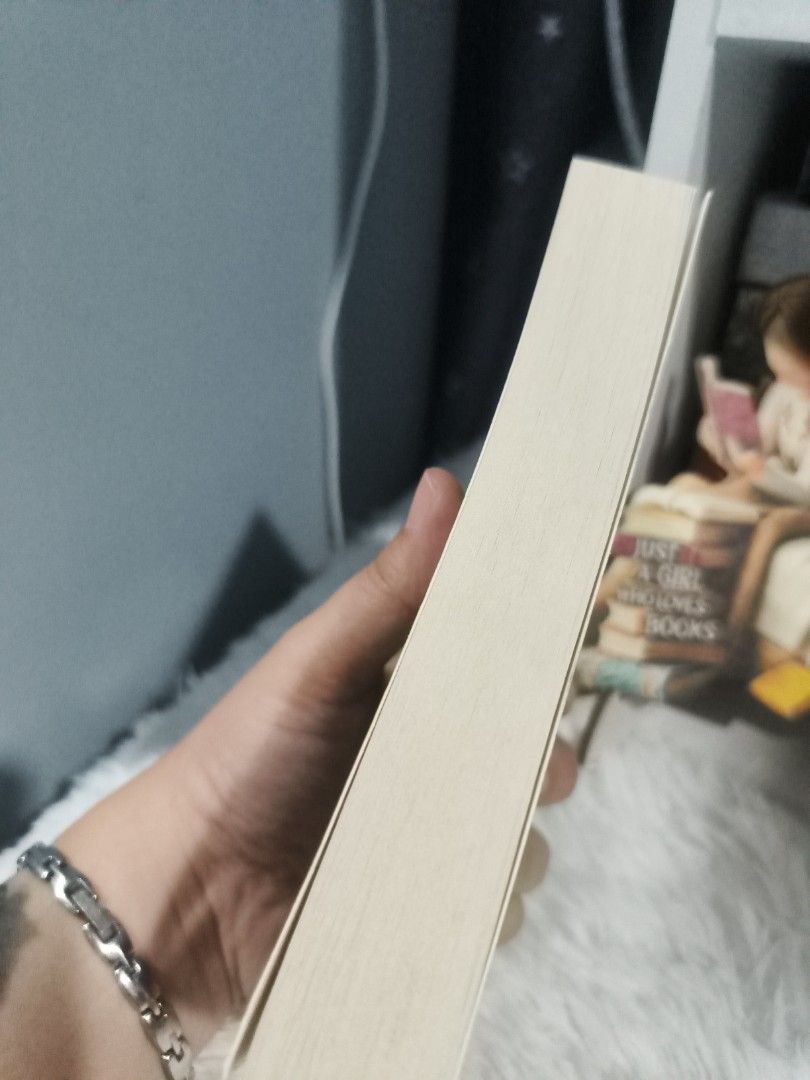 The Return by Nicholas Sparks Paperback Novel (Category: Storybooks) located in Cabuyao City. Submitted by chaptersandwonders143 (Listing ID 1467011938, Image 3). Description: - Title: The Return by Nicholas Sparks - Format: Paperback - Genre: Contemporary fiction, romance, emotional drama - Plot: Follows Trevor Benson's journey to North Carolina to uncover family secrets - Condition: Readable copy with all pages intact, perfect for casual readin