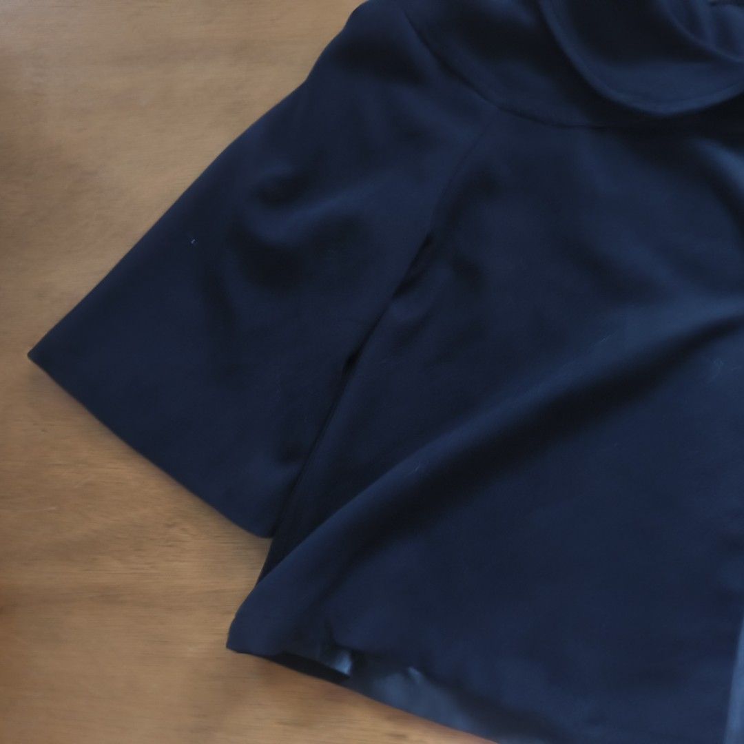Theory Japan blouse (Category: Luxury Apparel) located in Tayabas. Submitted by cat.b0i (Listing ID 1467093131, Image 3). Description: Size on tag: M Fitting: Men - S Women - M ‎Length: 22 ‎Width: 19 ‎Shoulder: 16.5 ‎Arm Space: 7.5 ‎Sleeve Length: 17.5 ‎ ‎Color: Black Color Rate: 9.2 ‎Material: 100% cotton properties: ‎Issues: none ‎Condition: excellent.
