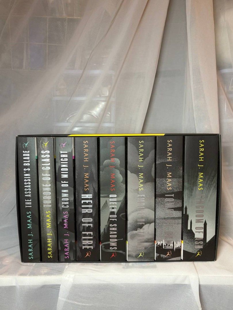 Throne of Glass complete collection (Category: Storybooks) located in Manila. Submitted by yourlynnxx (Listing ID 1467085062, Image 1). Description: Sold as set Price on tag: ₱5995 Condi: no foxing no folds or spine creases. pristine condition, never read. Rfs: need urgent funds for er vet of my cat ‼️NO COD , gcash/gotyme 🚛jnt/lalamove.